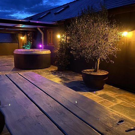 Lavender - Luxurious Barn Conversion - Blossom Farm Johnston Екстер'єр фото