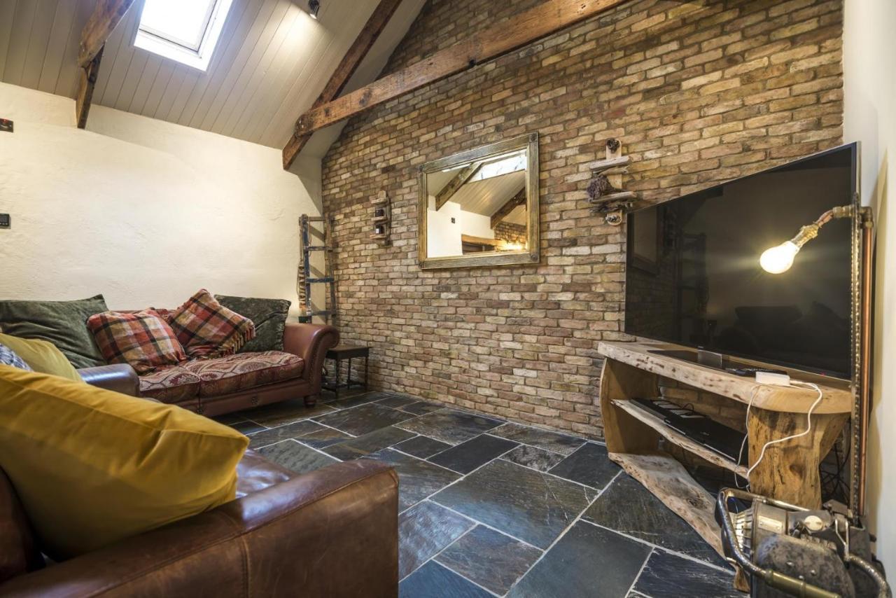 Lavender - Luxurious Barn Conversion - Blossom Farm Johnston Екстер'єр фото