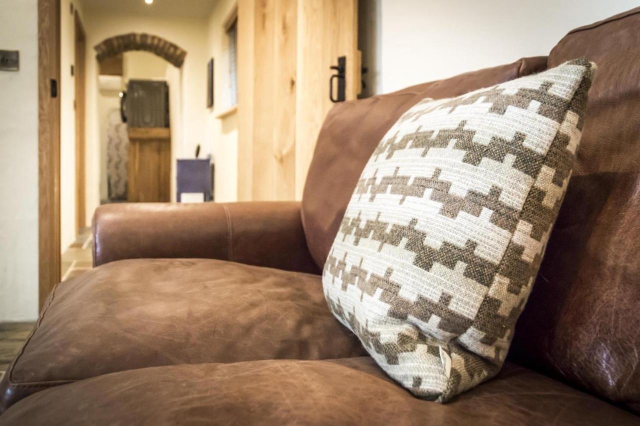 Lavender - Luxurious Barn Conversion - Blossom Farm Johnston Екстер'єр фото